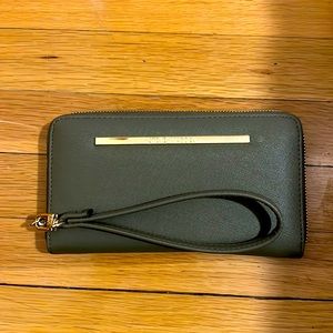 Steve Madden wrist wallet